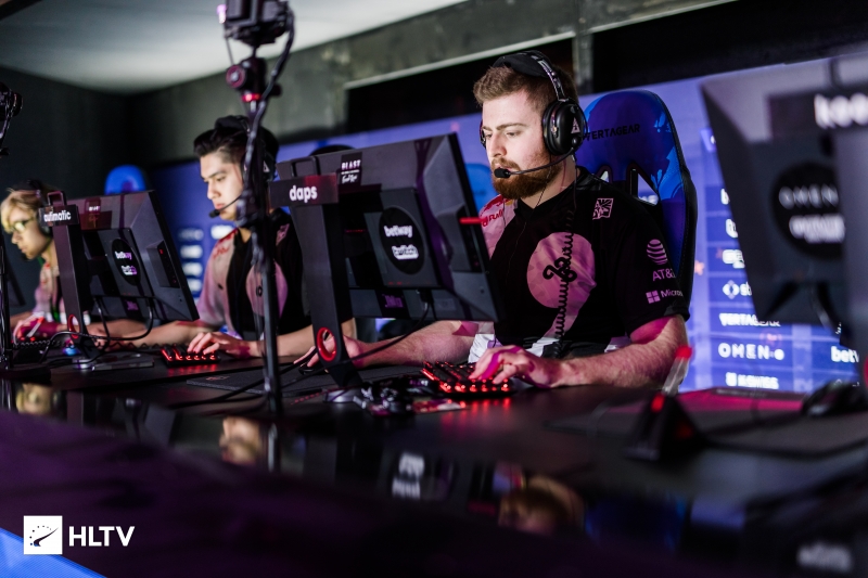 Falcons 在 ESL Pro League Season 22 半决赛中以 2：0 战胜 Mouz ，晋级总决赛;